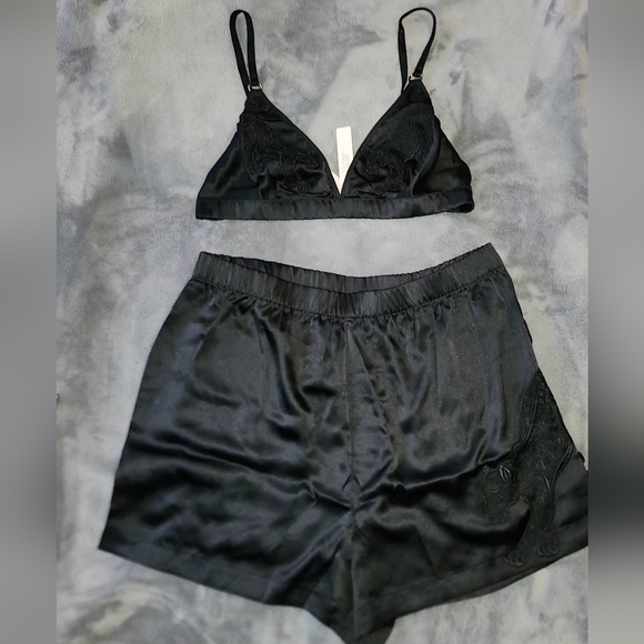 Victoria Secret Jaguar Satin Triangle Bralette And Boxer Short Size XL NWT - Picture 5 of 14